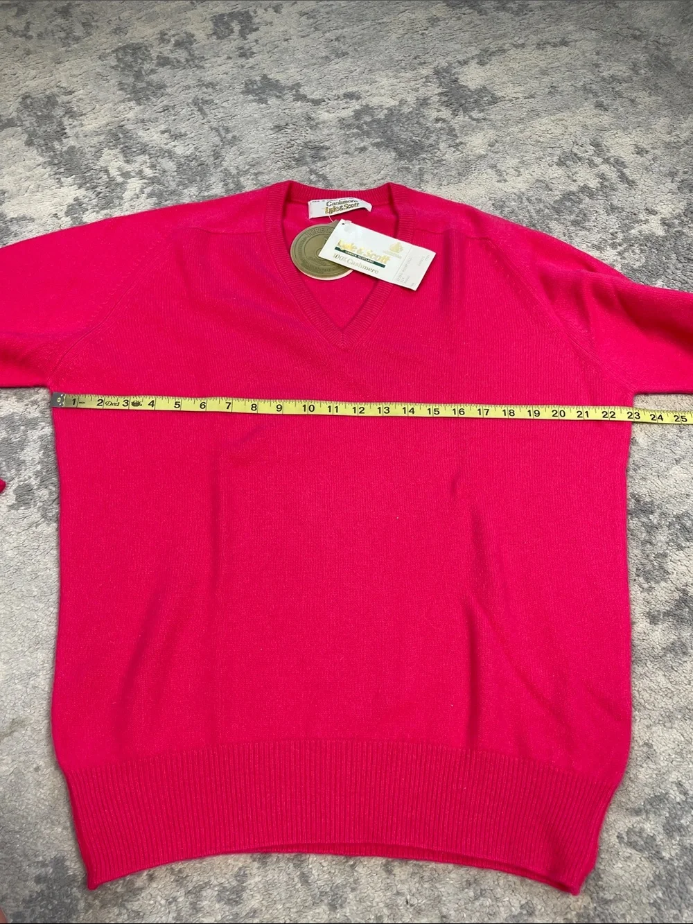 Vintage Deadstock Lyle & Scott Scottish Cashmere V Neck Sweater Rouge Sz 44